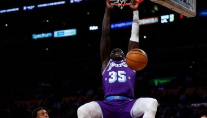 九游娱乐-4年效力9队！流浪汉变湖人奇兵 比魔兽更有活力