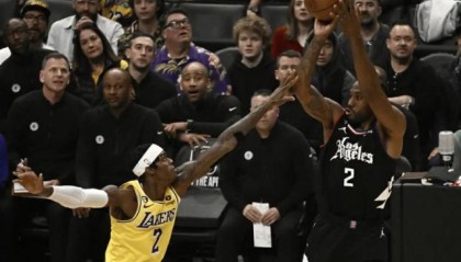 连续3个赛季横扫湖人 快艇形势大好坐五反望六？