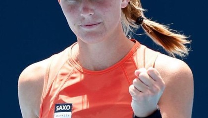 九游体育-甫一订婚便双双突围，他们把澳网变成爱情的见证场